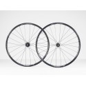 Silniční kola Bontrager Paradigm Comp 25 TLR Disc pro kotoučové brzdy